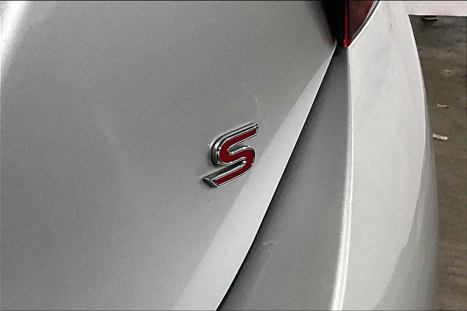 2016 Toyota Corolla LE - Photo 27