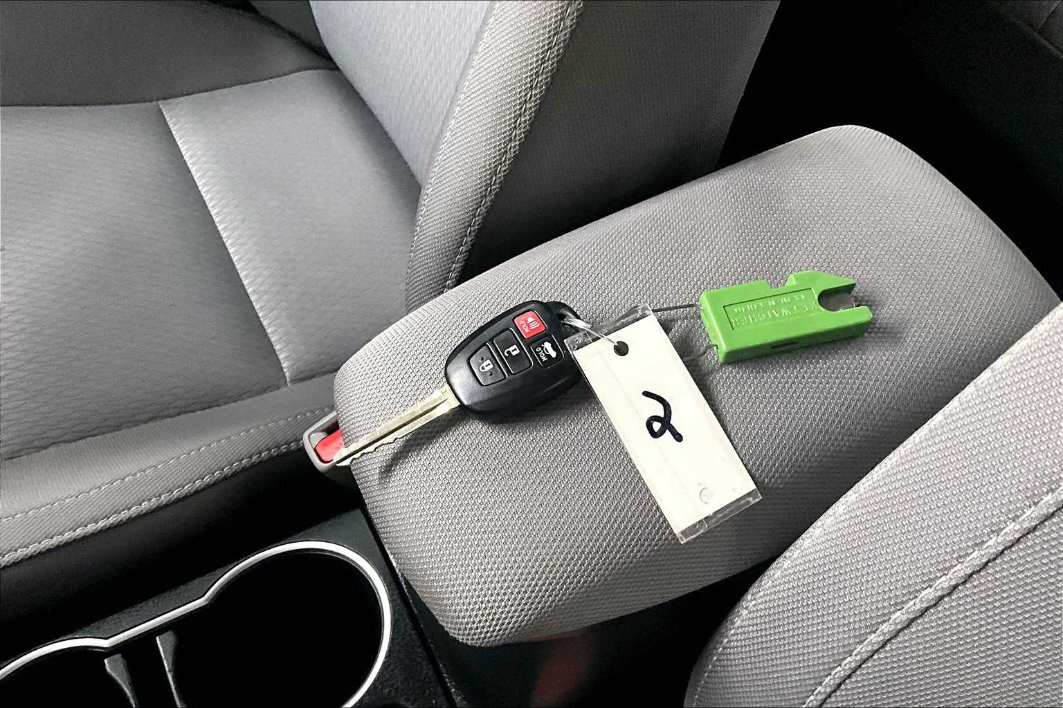 2016 Toyota Corolla LE - Photo 29
