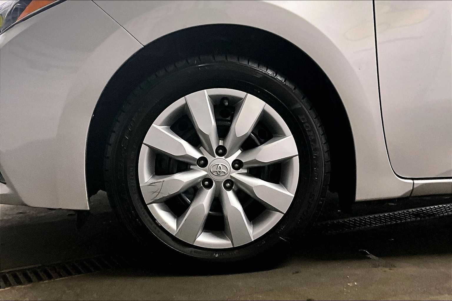 2016 Toyota Corolla LE - Photo 7