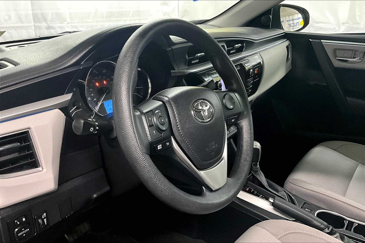 2016 Toyota Corolla LE - Photo 8