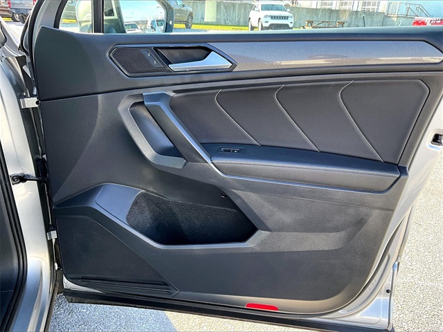2022 Volkswagen Tiguan 2.0T SE - Photo 12