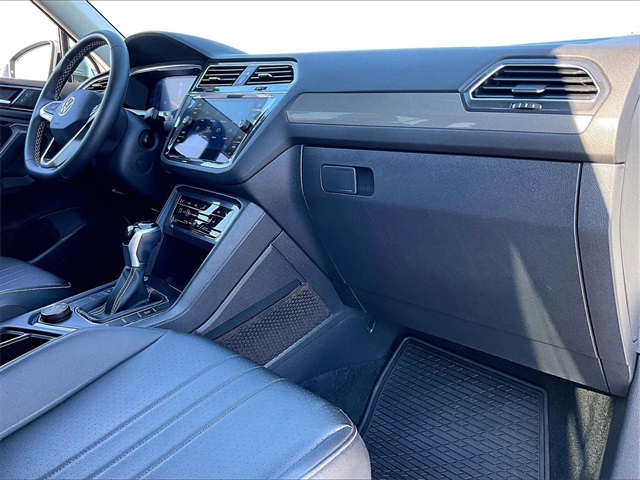 2022 Volkswagen Tiguan 2.0T SE - Photo 13