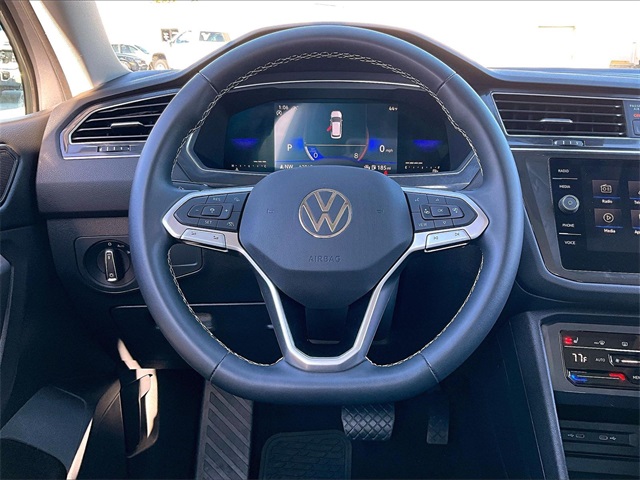 2022 Volkswagen Tiguan 2.0T SE - Photo 16