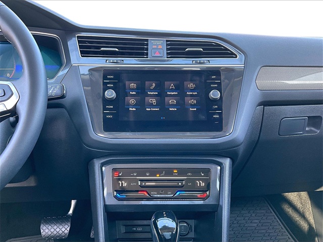 2022 Volkswagen Tiguan 2.0T SE - Photo 17