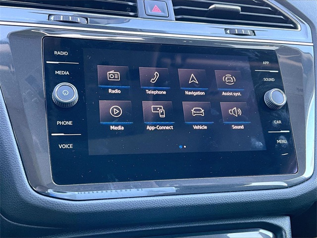 2022 Volkswagen Tiguan 2.0T SE - Photo 18