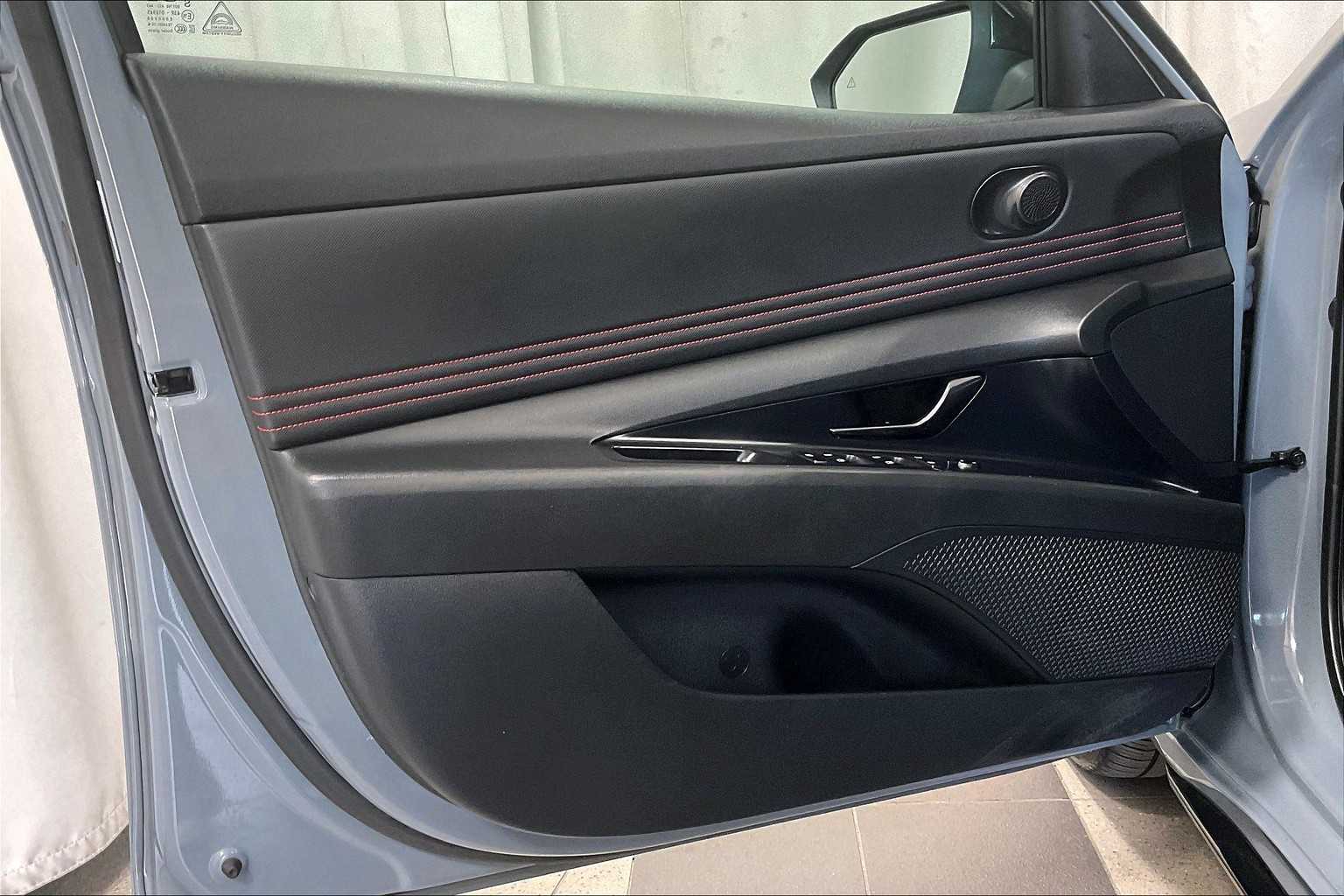 2023 Hyundai Elantra N Line - Photo 9
