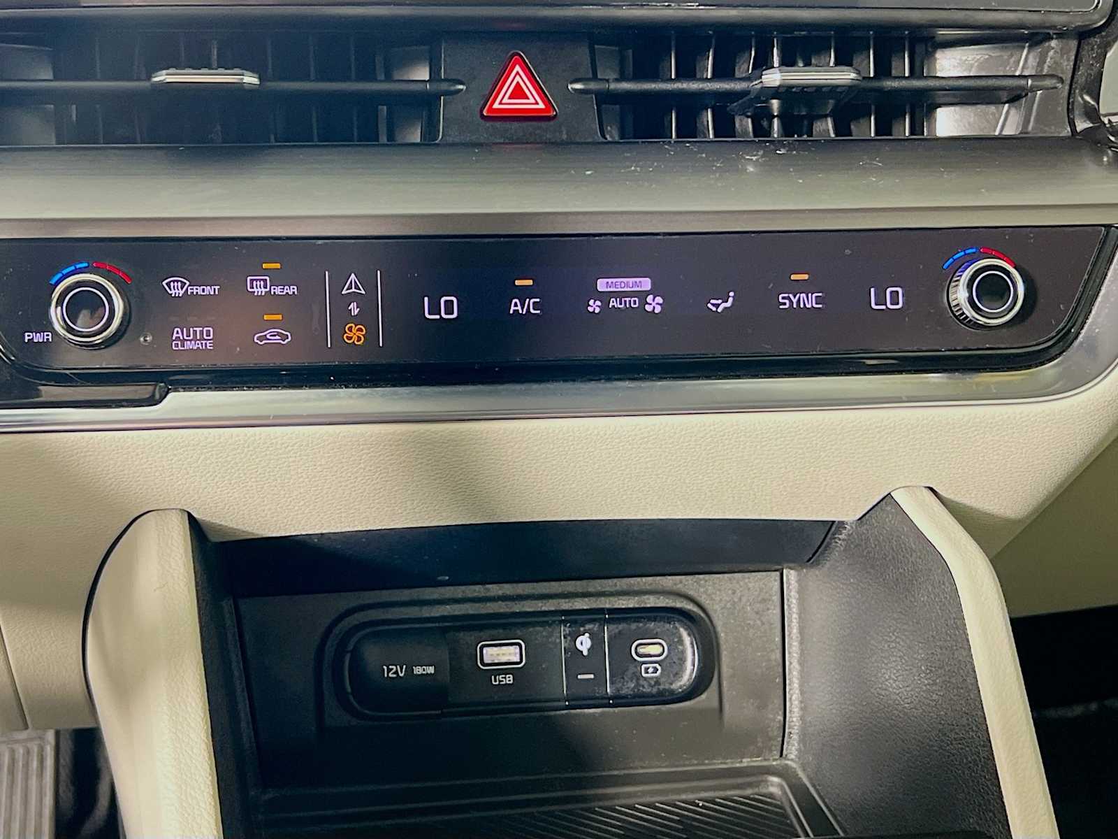 2023 Kia Sportage EX - Photo 16