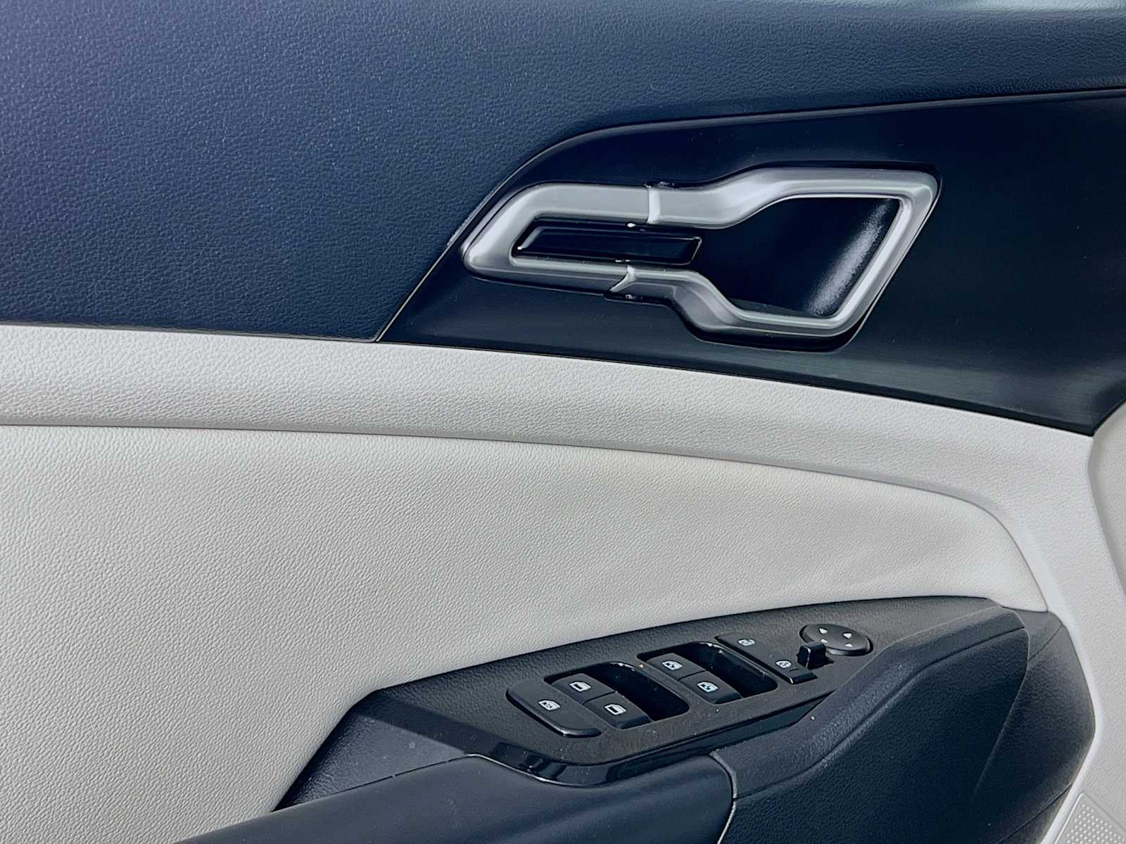 2023 Kia Sportage EX - Photo 18