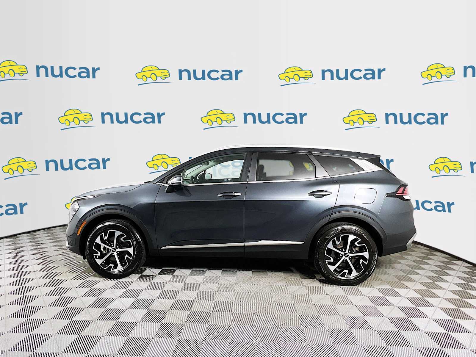 2023 Kia Sportage EX - Photo 4