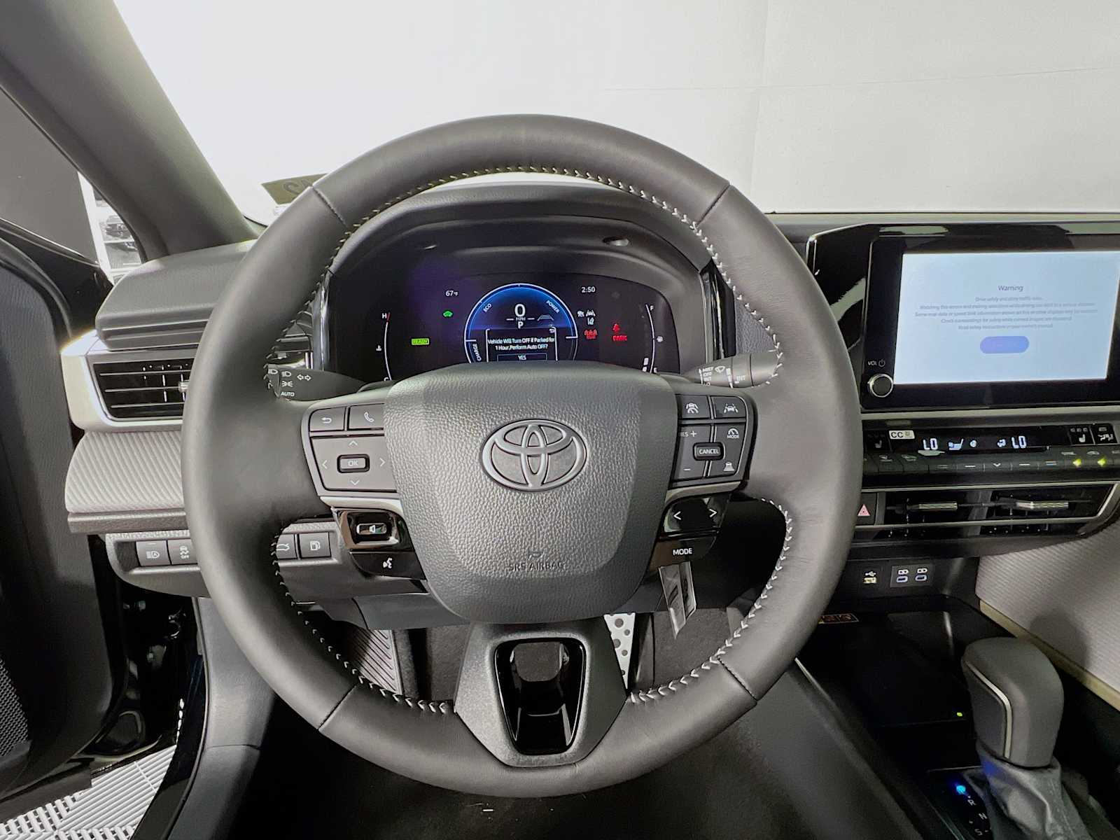 2025 Toyota Camry SE - Photo 7