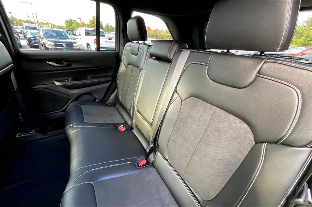 2025 Jeep Grand Cherokee Altitude X - Photo 15