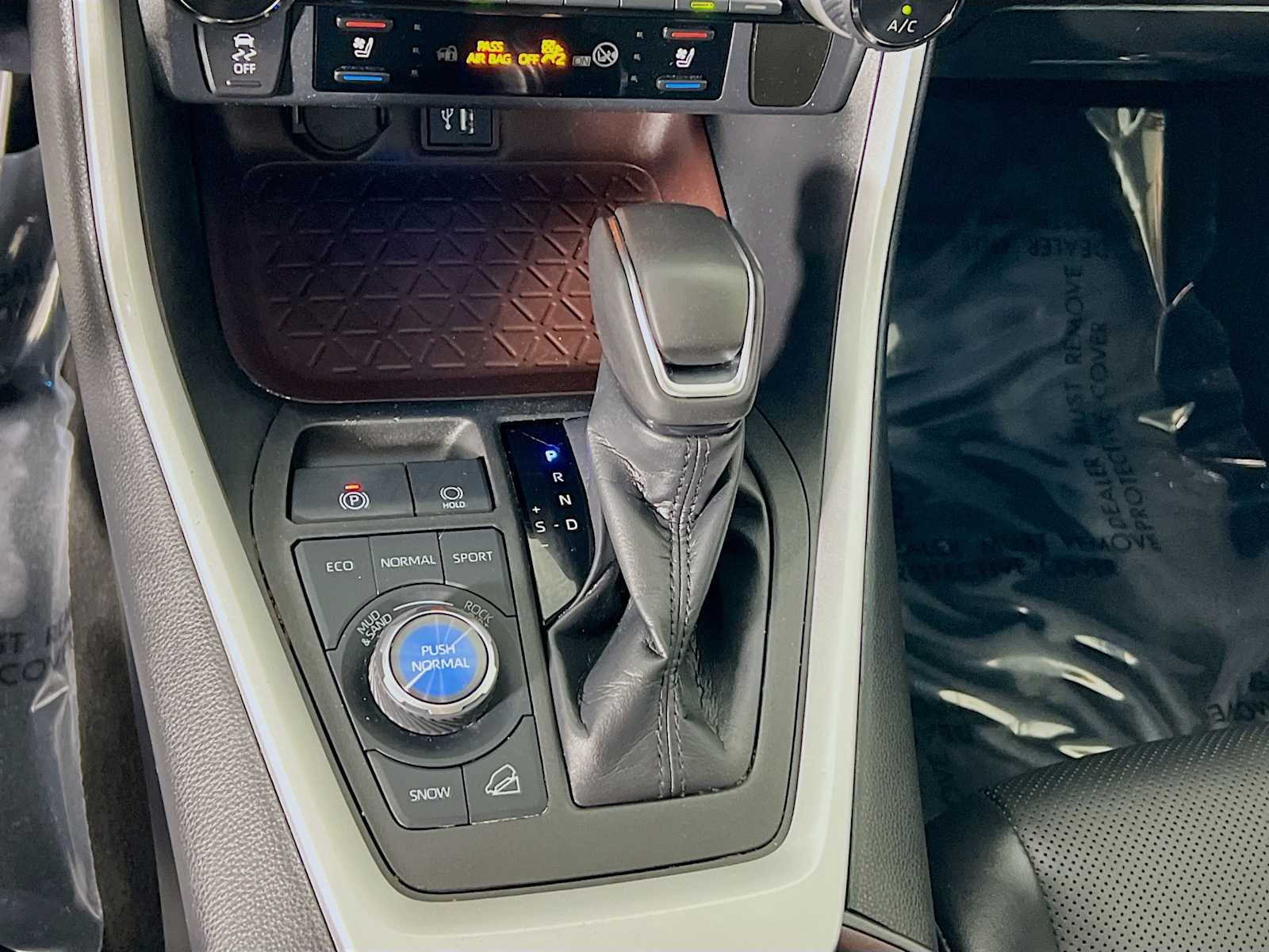 2023 Toyota RAV4 Limited - Photo 16