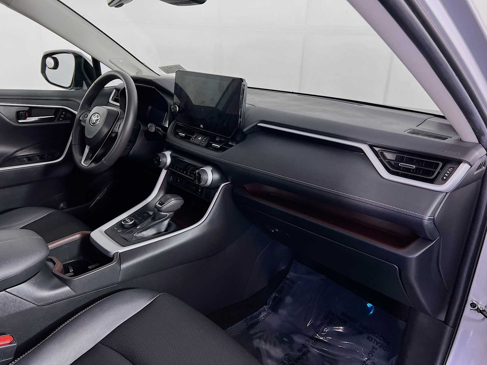 2023 Toyota RAV4 Limited - Photo 29