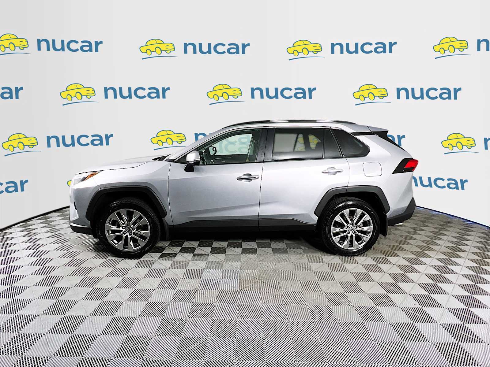 2023 Toyota RAV4 Limited - Photo 4