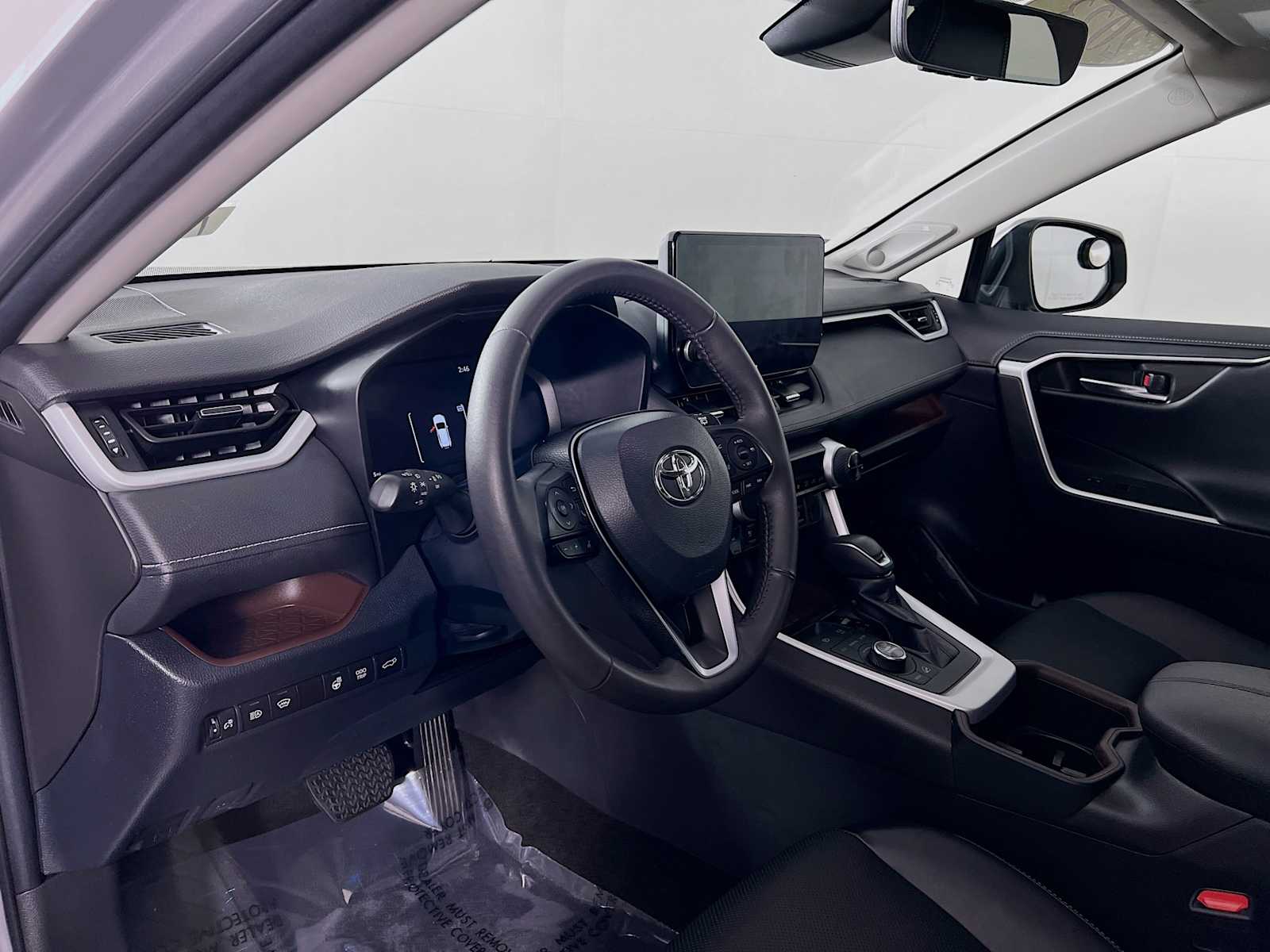 2023 Toyota RAV4 Limited - Photo 9