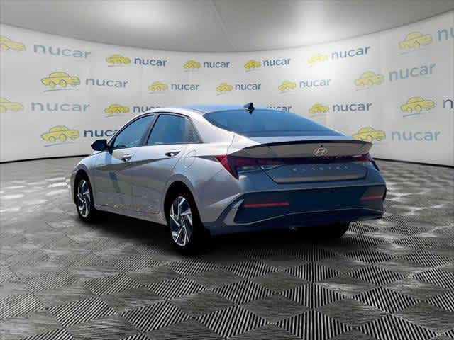 2025 Hyundai Elantra SEL Sport - Photo 16