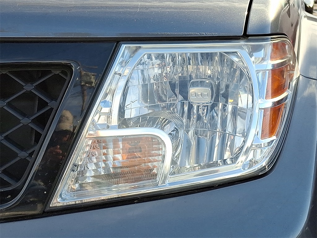 2018 Nissan Frontier SV - Photo 8