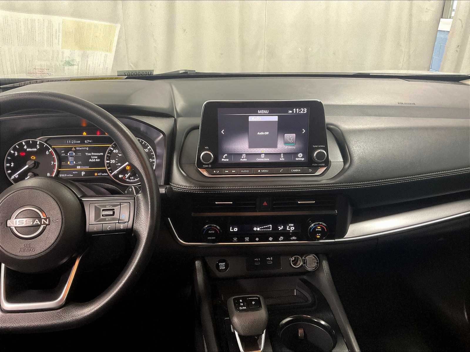 2024 Nissan Rogue SV - Photo 18