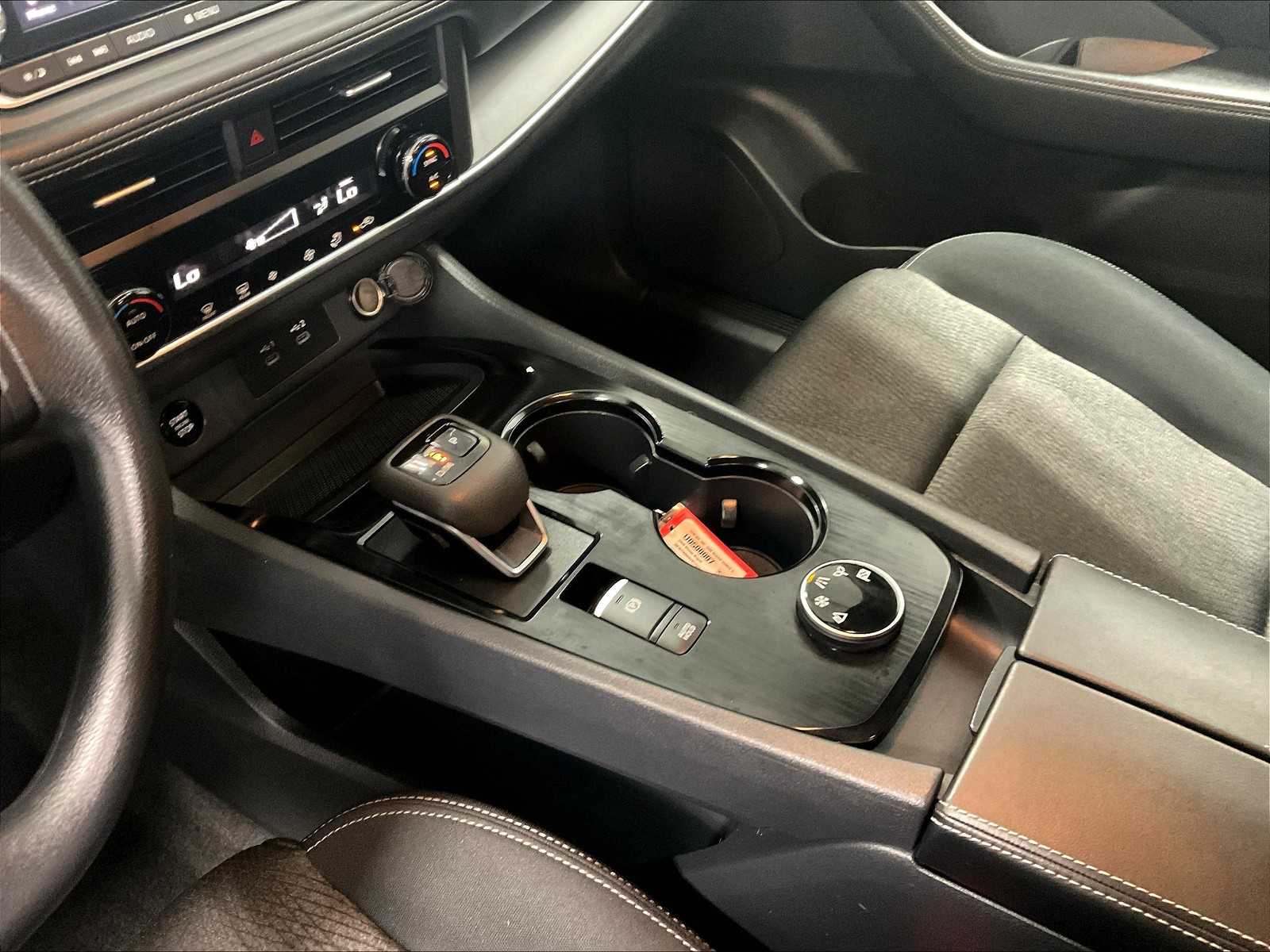 2024 Nissan Rogue SV - Photo 20