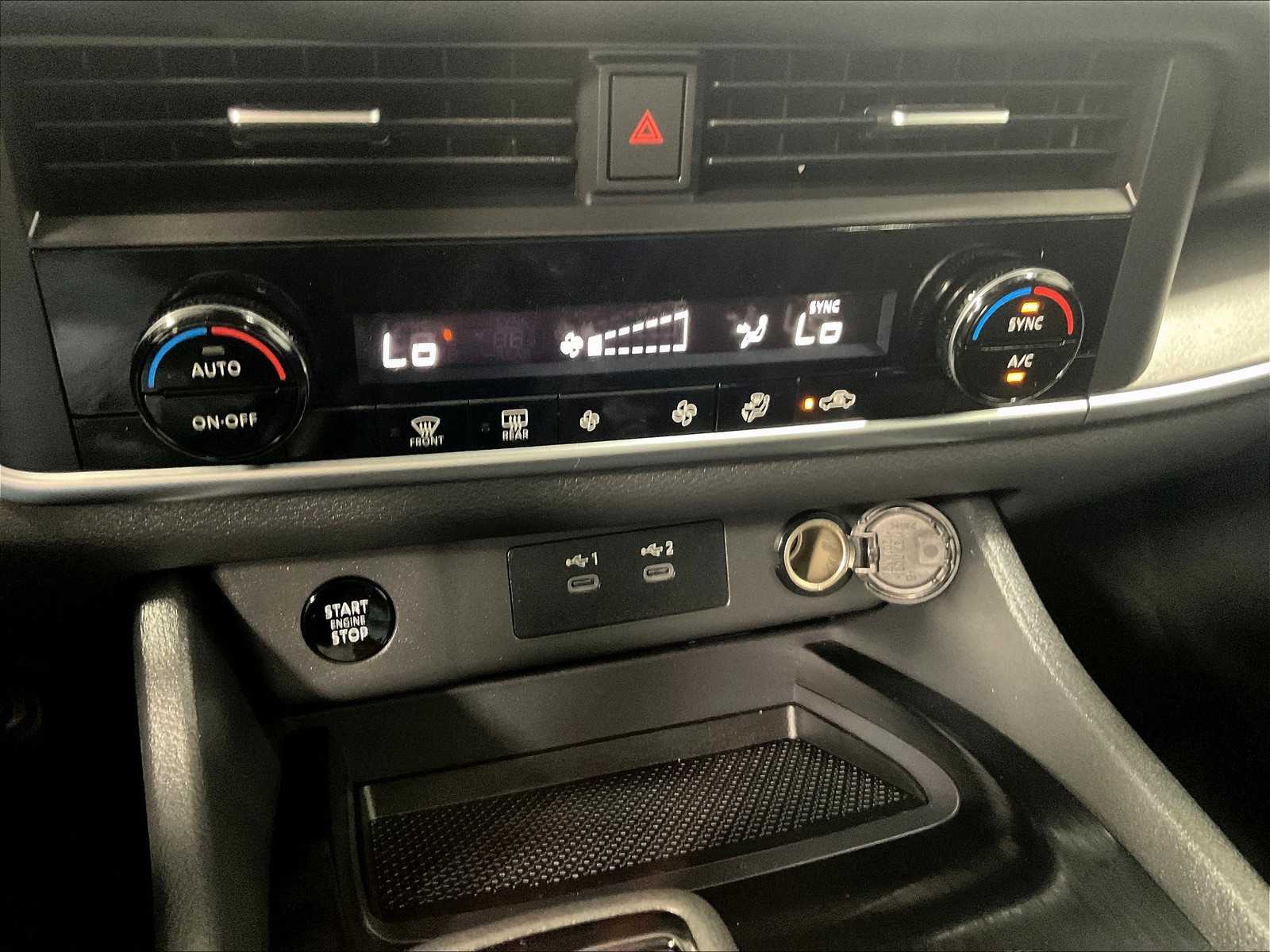 2024 Nissan Rogue SV - Photo 25