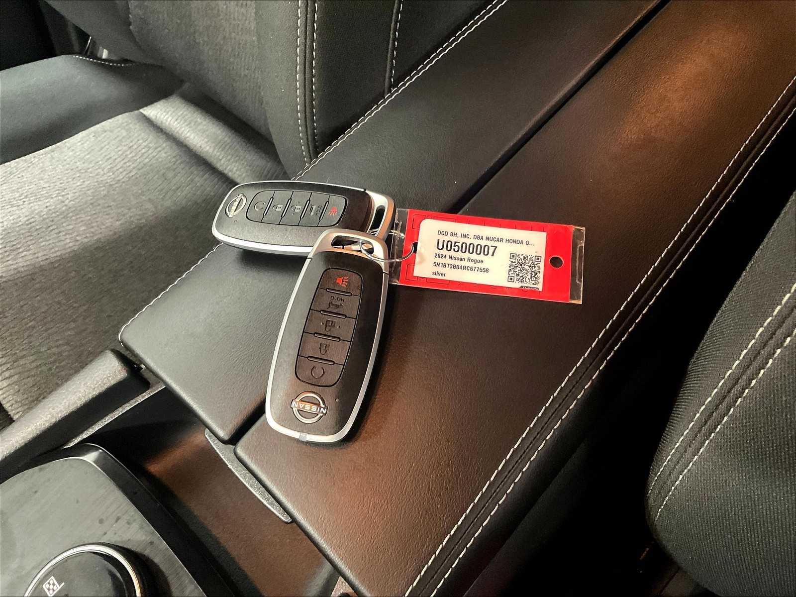 2024 Nissan Rogue SV - Photo 30