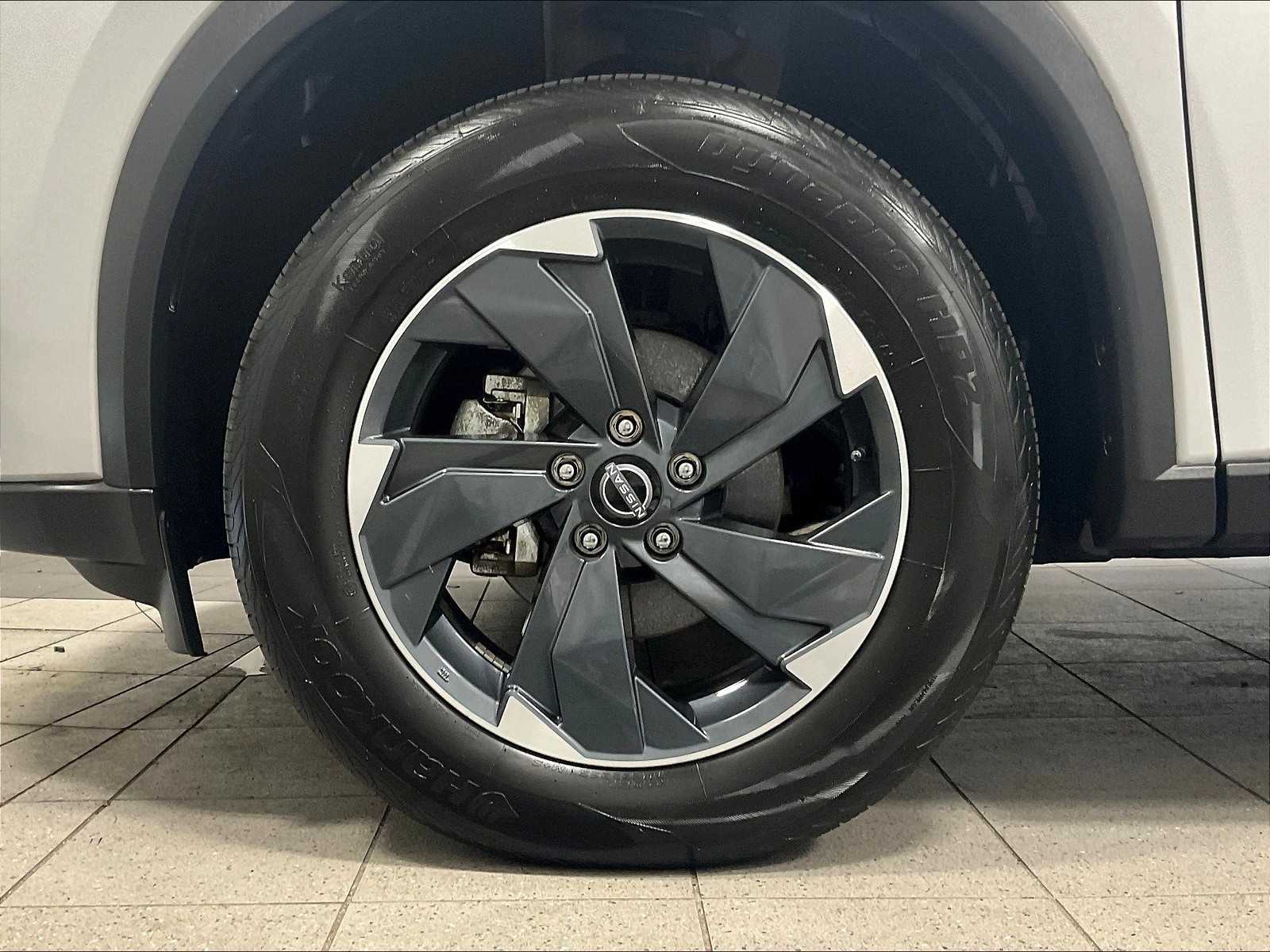 2024 Nissan Rogue SV - Photo 7