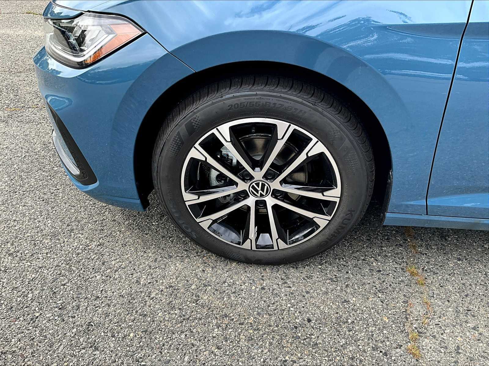 2025 Volkswagen Jetta Sport - Photo 8
