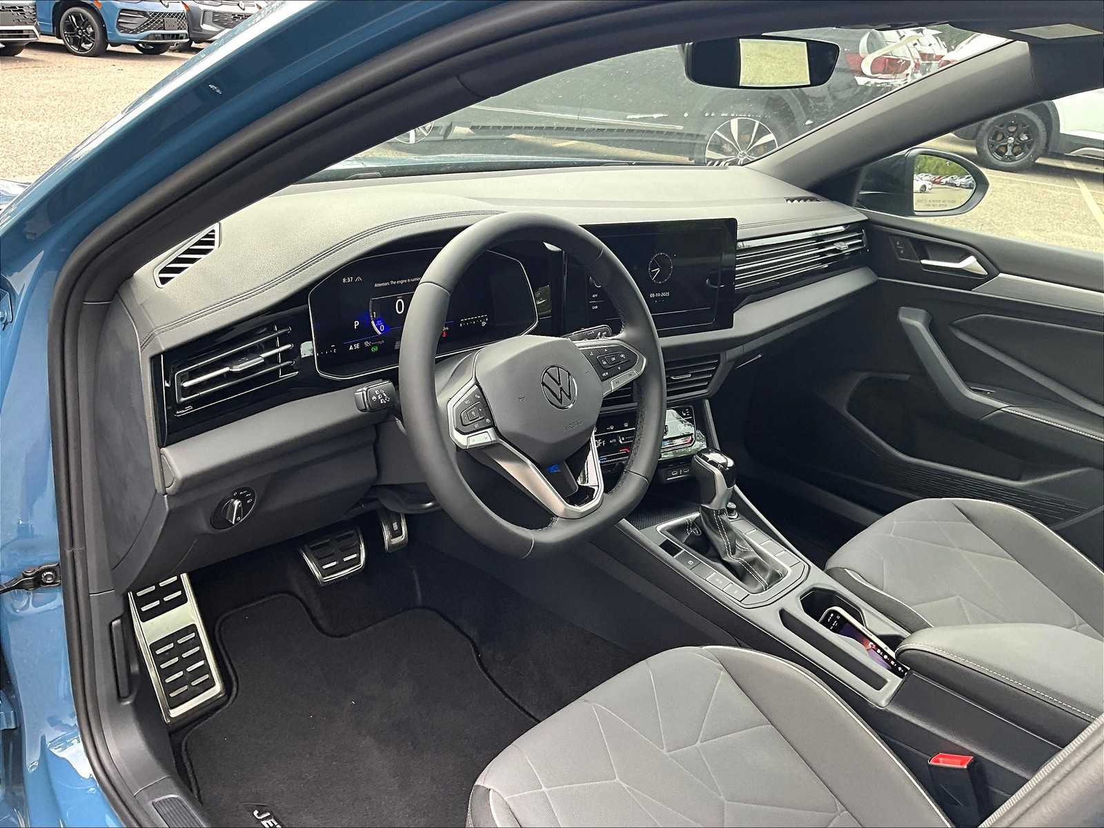 2025 Volkswagen Jetta Sport - Photo 9