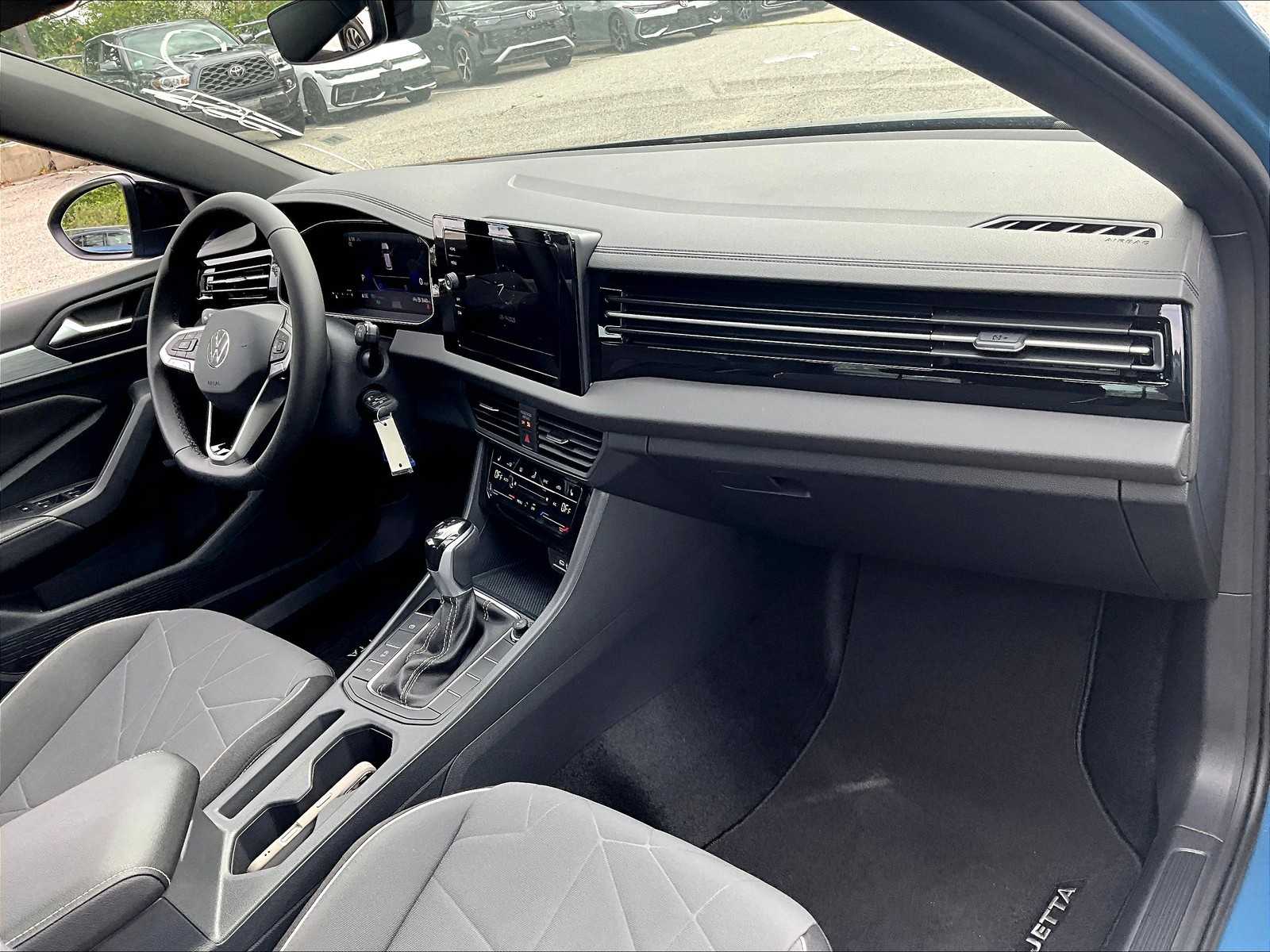 2025 Volkswagen Jetta Sport - Photo 10