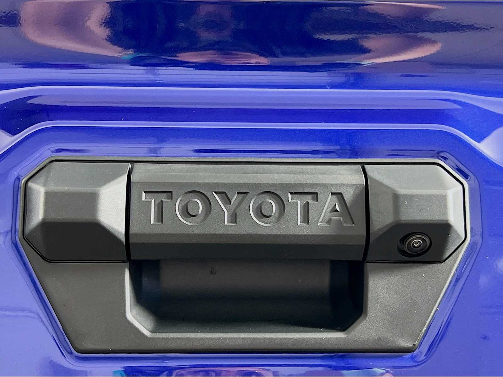 2025 Toyota Tacoma SR5 - Photo 17