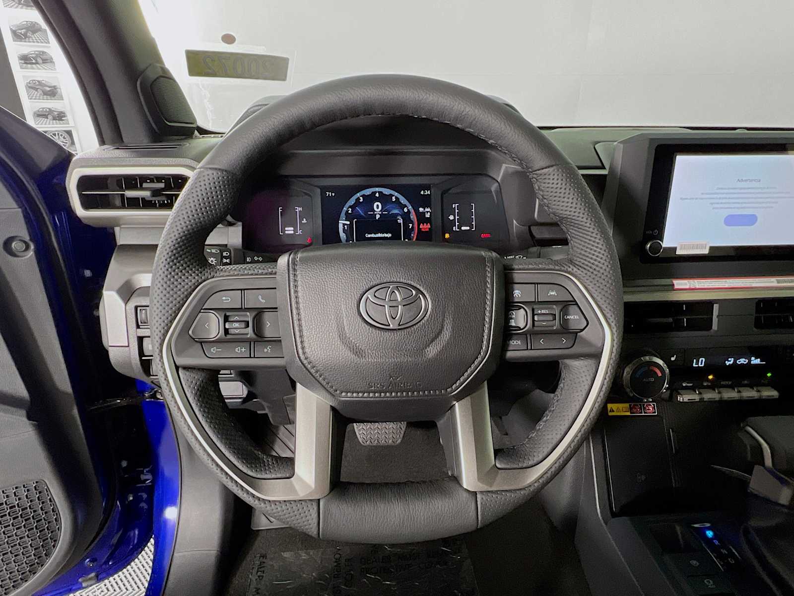 2025 Toyota Tacoma SR5 - Photo 7