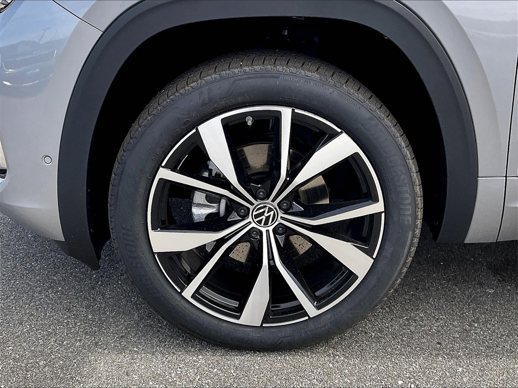 2025 Volkswagen Atlas 2.0T SEL Premium R-Line - Photo 8