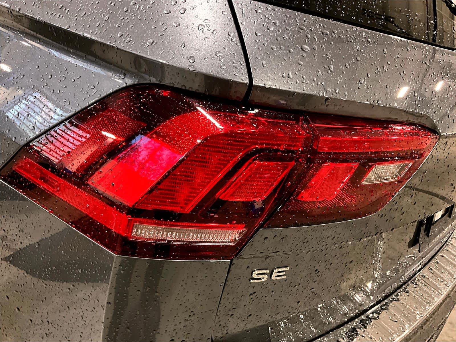 2022 Volkswagen Tiguan SE R-Line Black - Photo 28