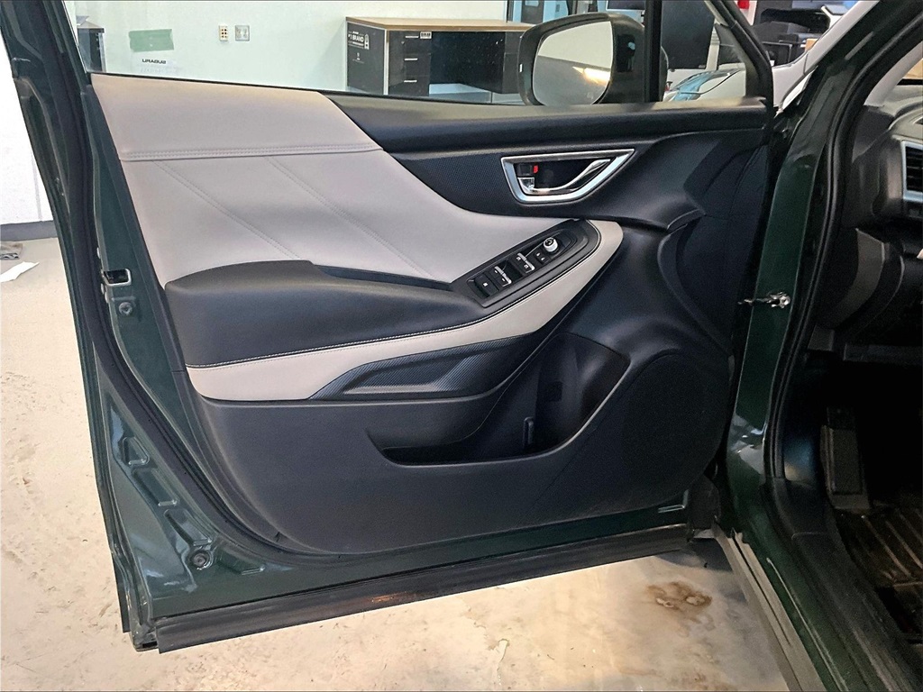 2023 Subaru Forester Limited - Photo 9
