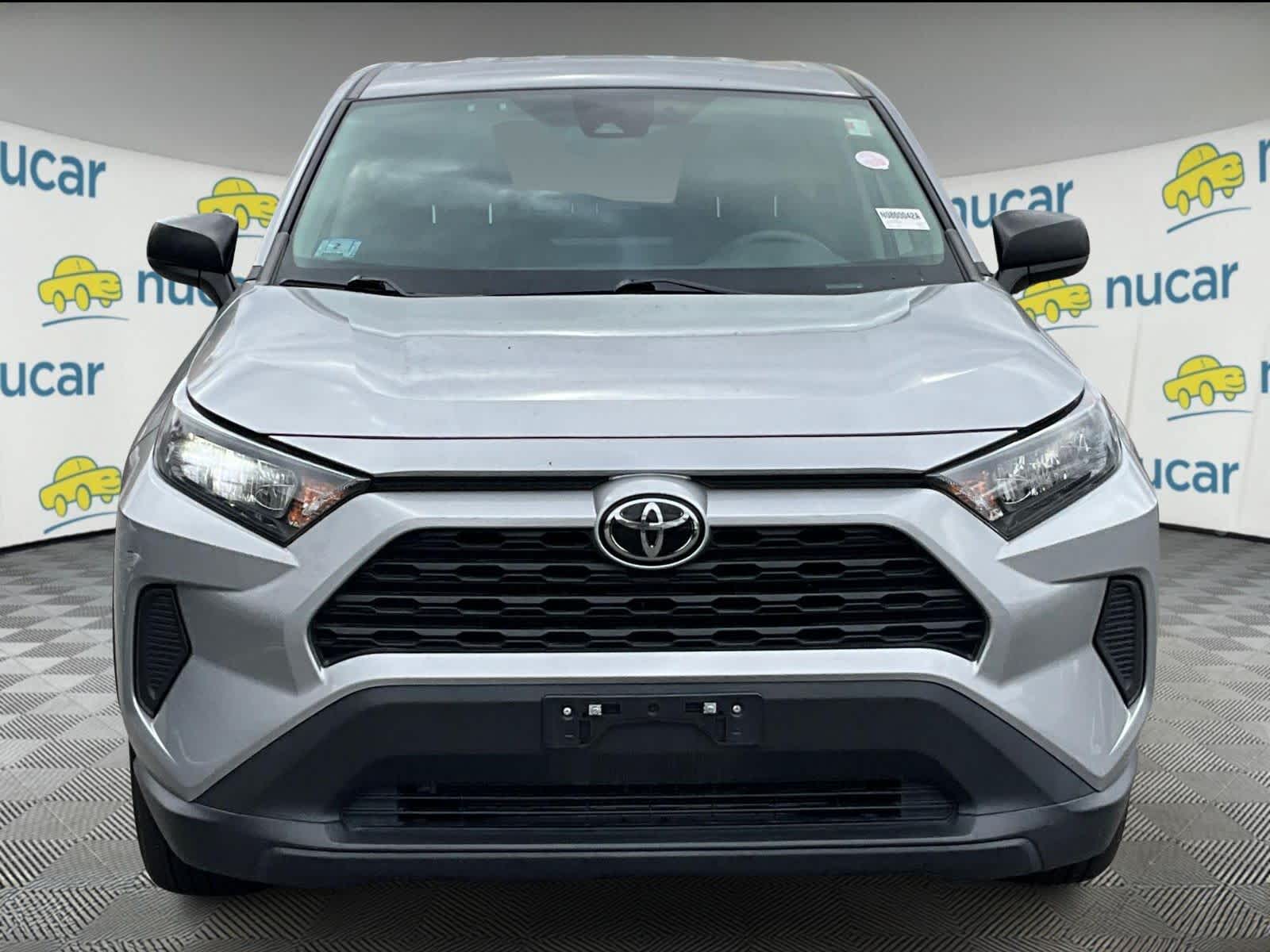 2022 Toyota RAV4 LE - Photo 2