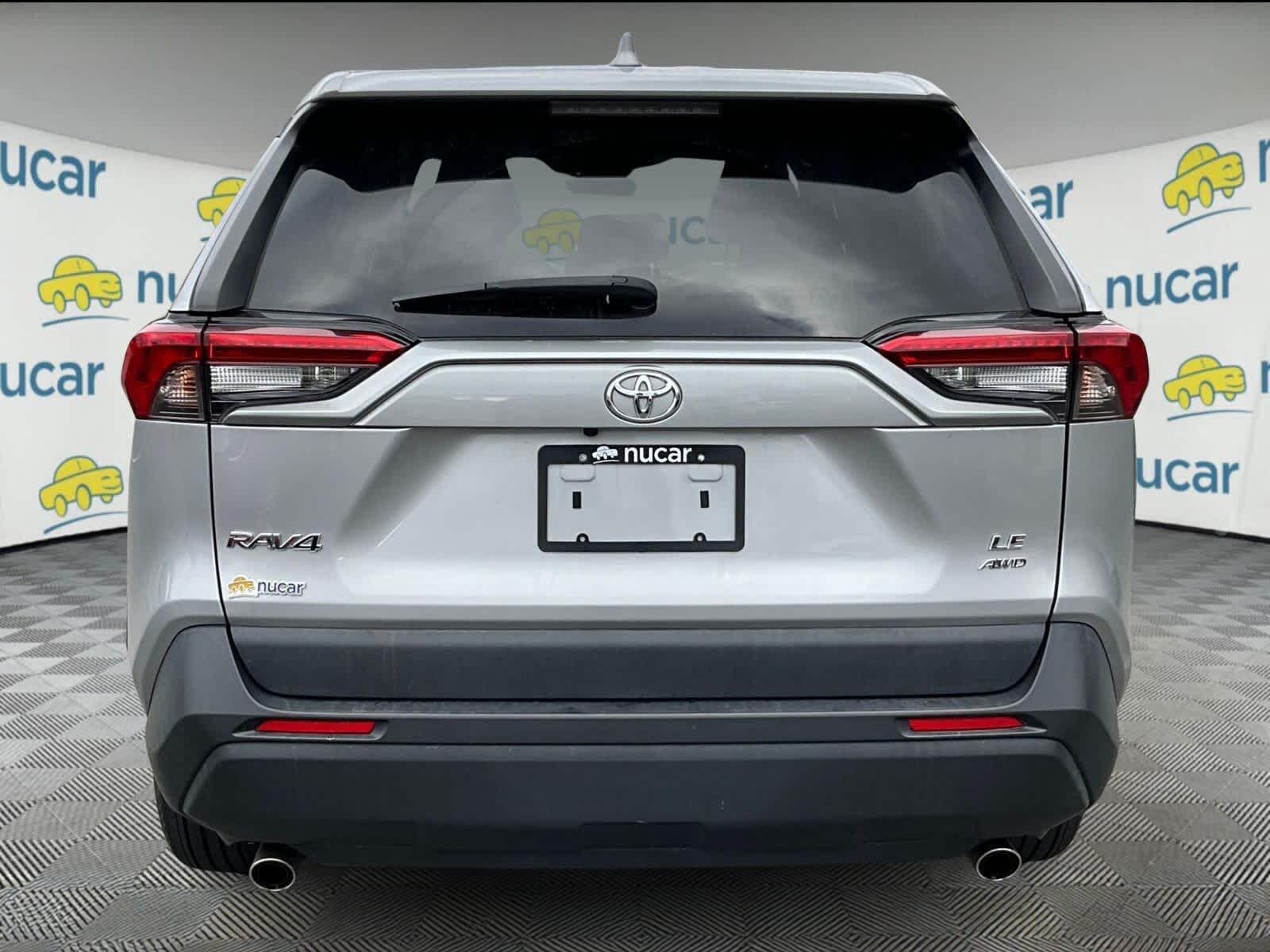 2022 Toyota RAV4 LE - Photo 3