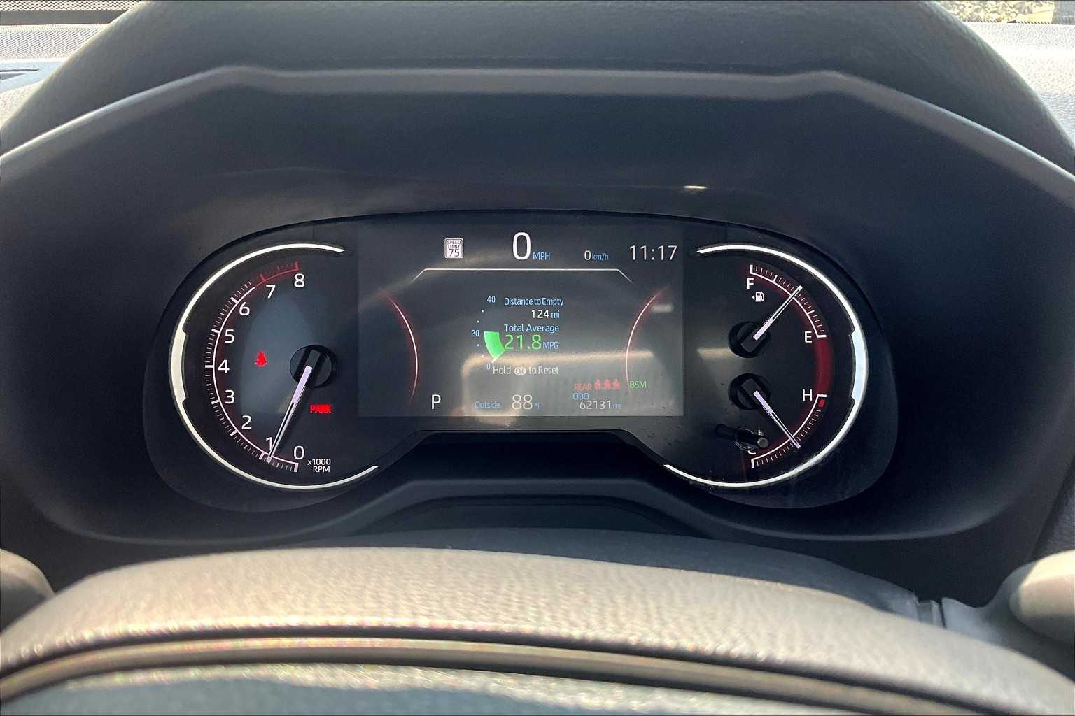 2024 Toyota RAV4 XLE - Photo 25