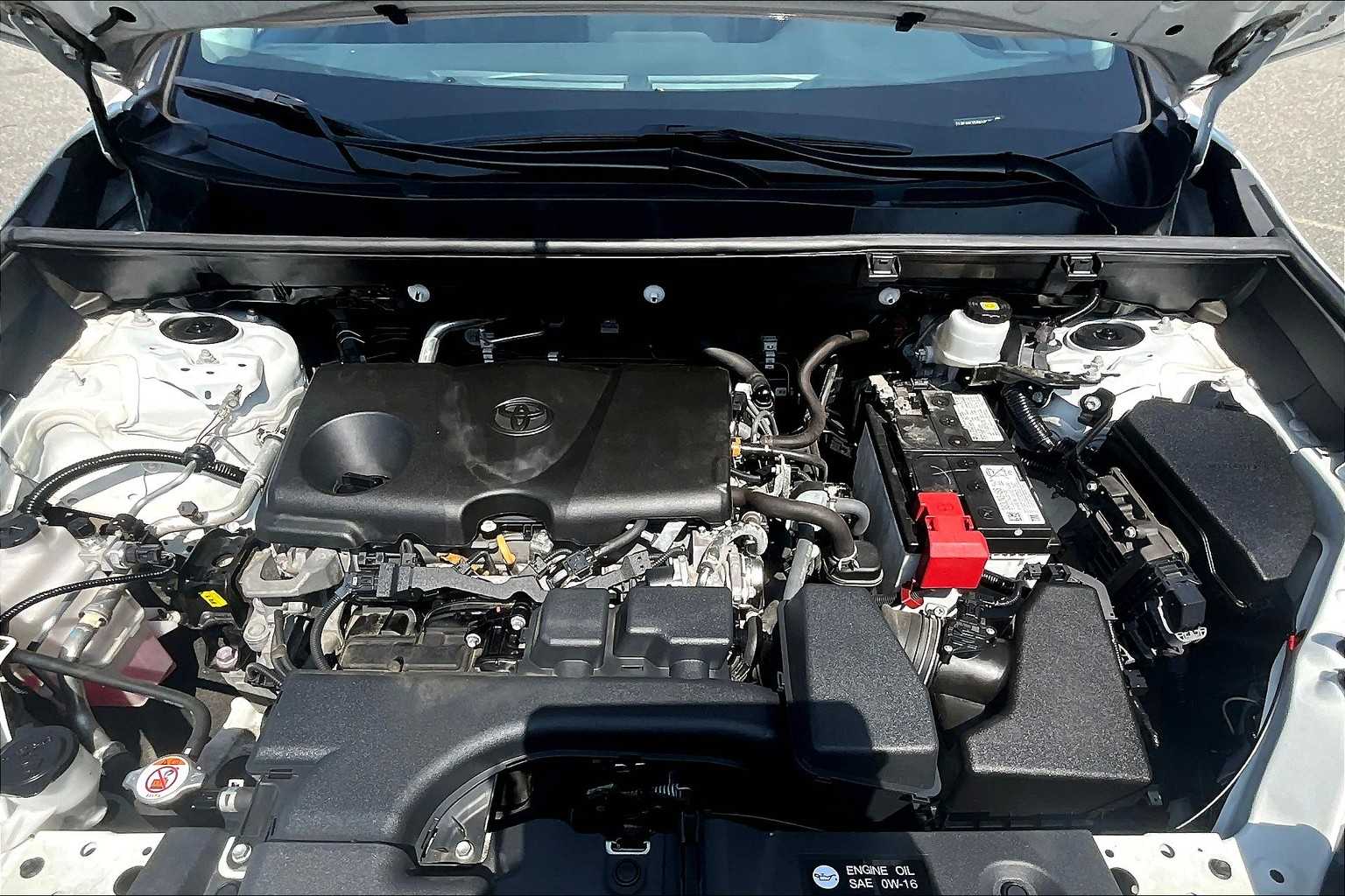 2024 Toyota RAV4 XLE - Photo 30