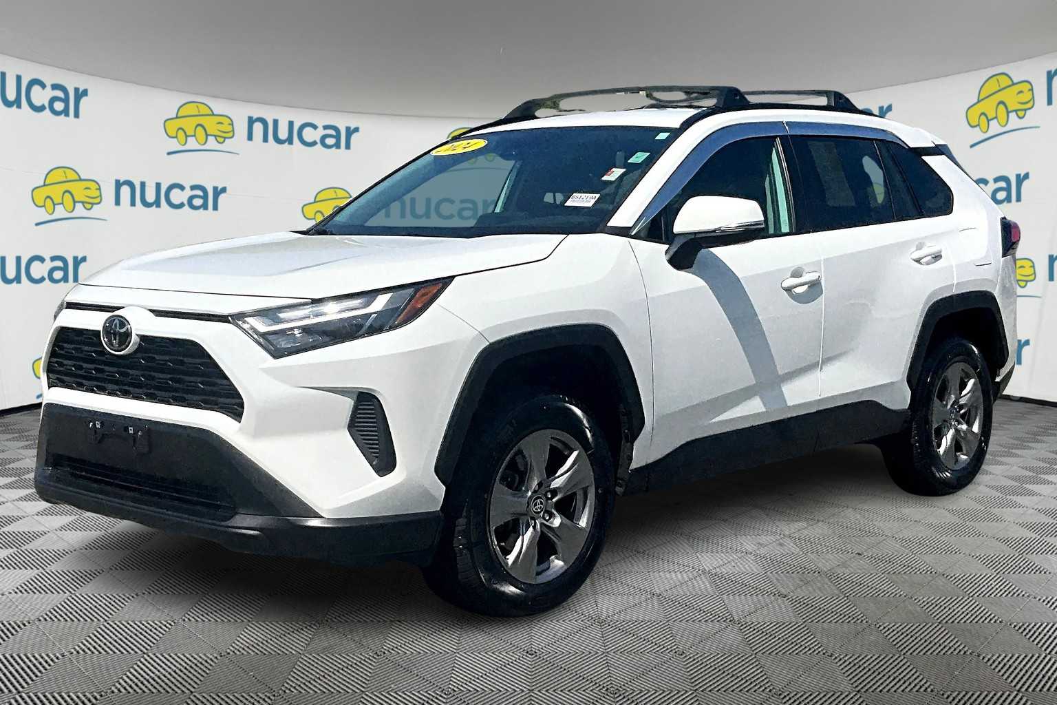 2024 Toyota RAV4 XLE - Photo 3