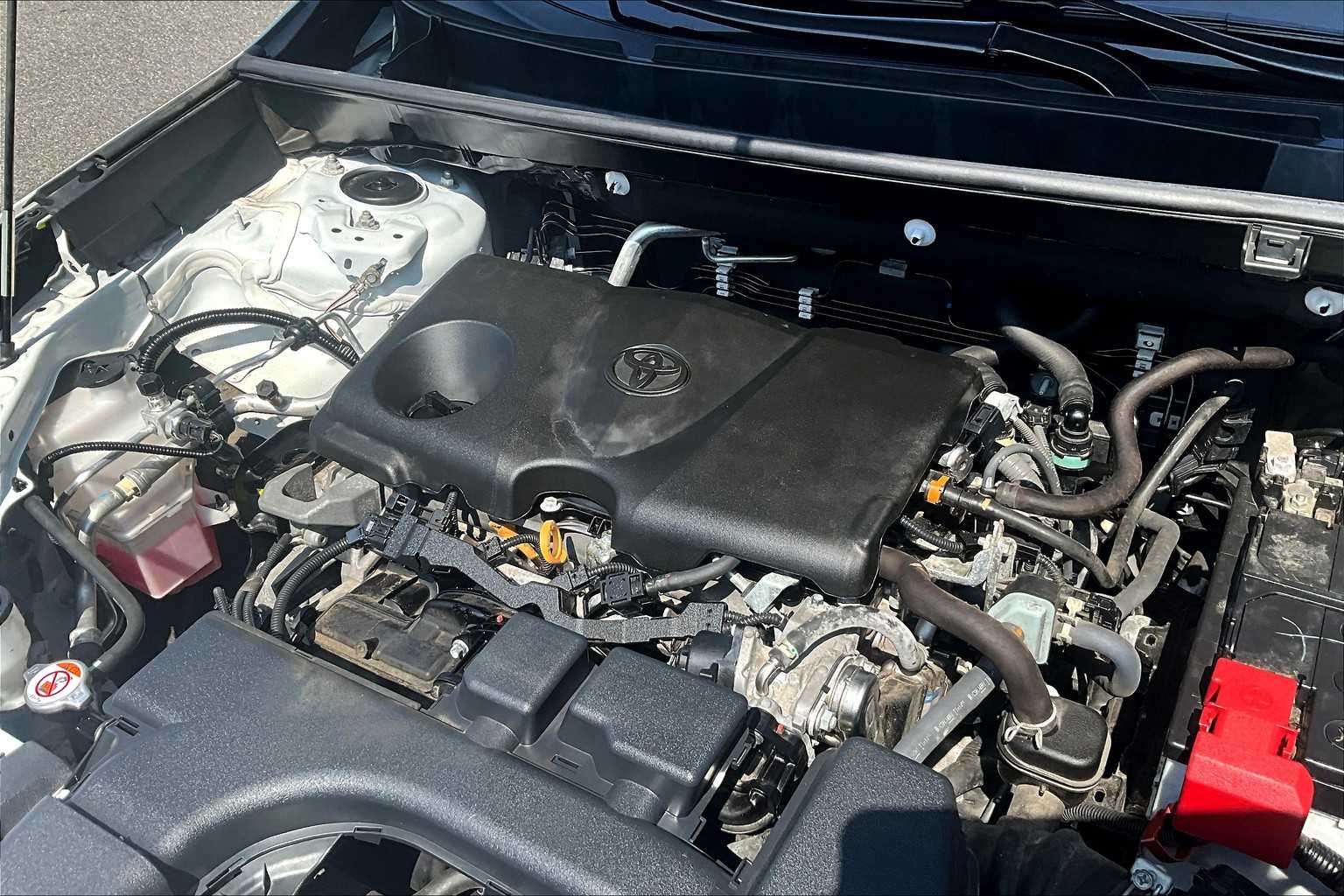 2024 Toyota RAV4 XLE - Photo 35