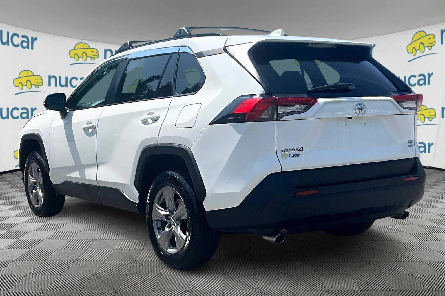 2024 Toyota RAV4 XLE - Photo 4