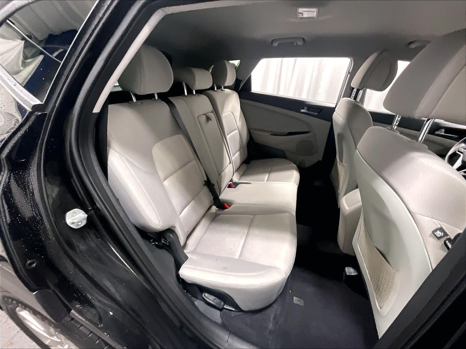 2018 Hyundai Tucson SE - Photo 16