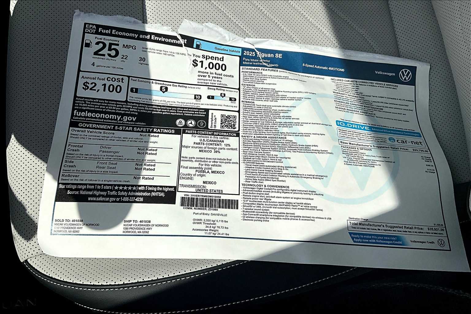 2025 Volkswagen Tiguan SE - Photo 17
