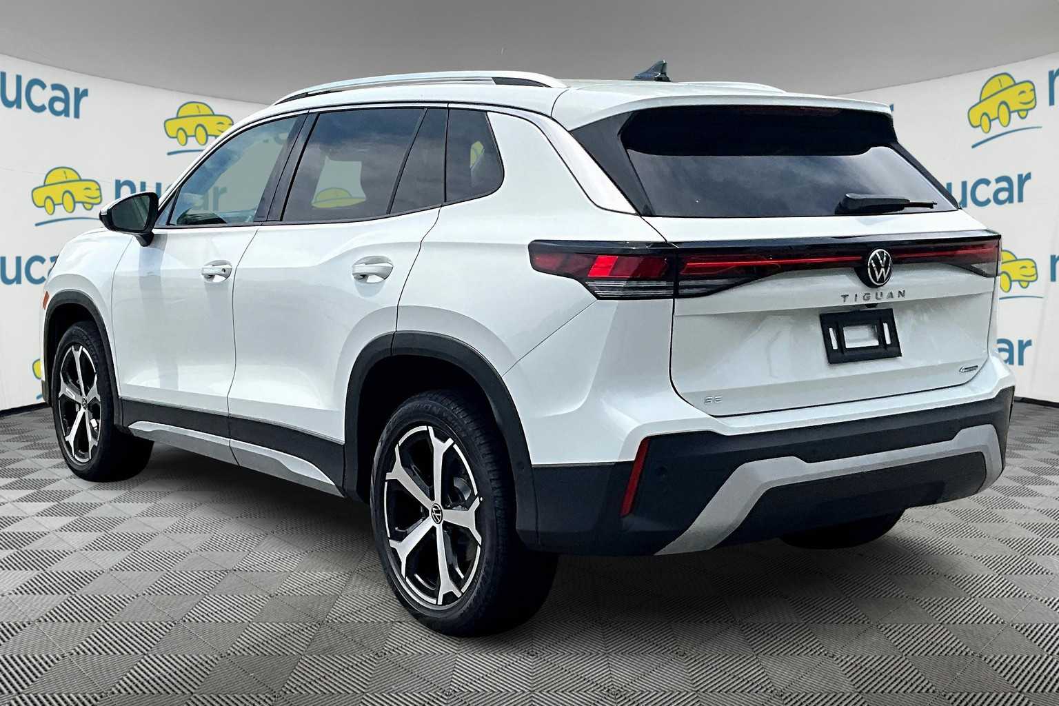 2025 Volkswagen Tiguan SE - Photo 5