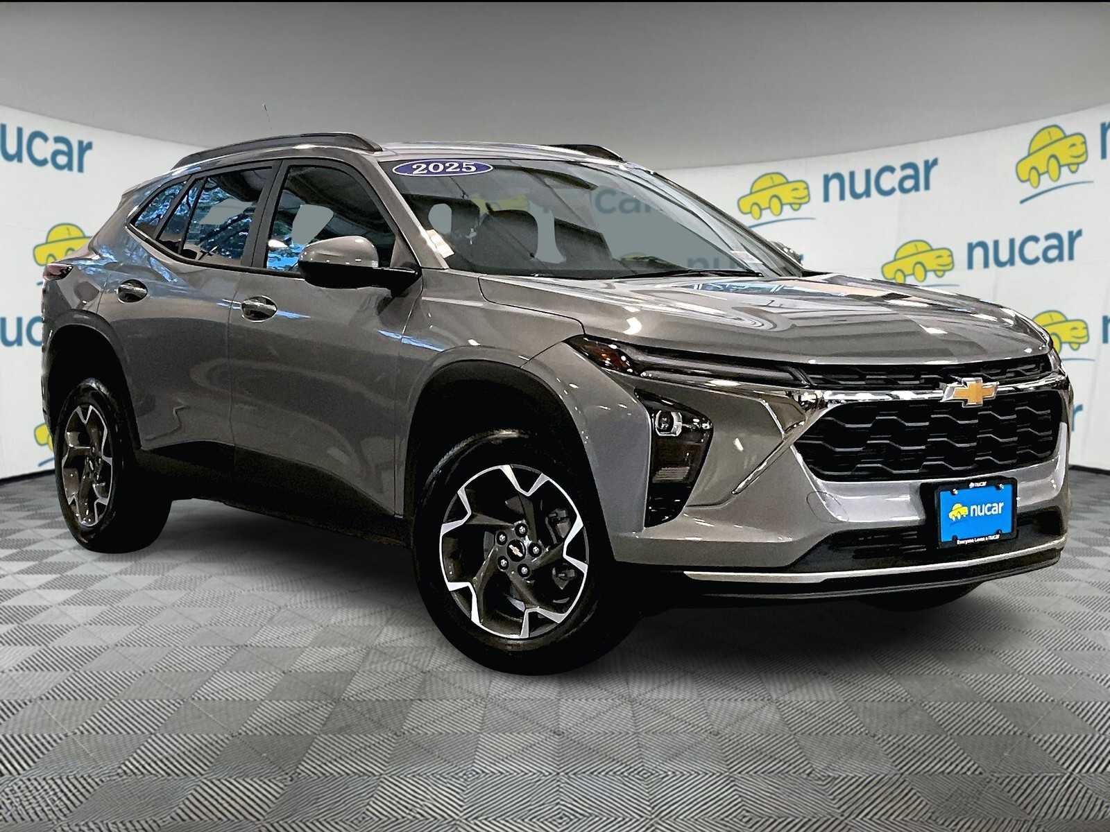 2024 Chevrolet Trax photo 2