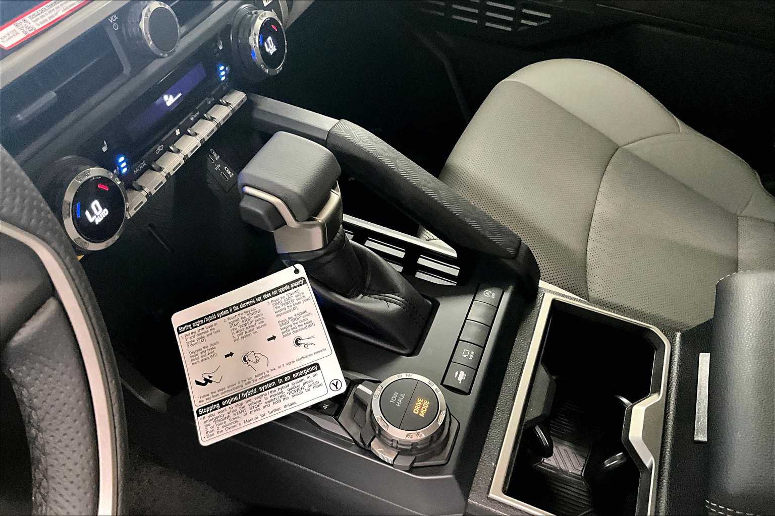2025 Toyota Tacoma Limited - Photo 14