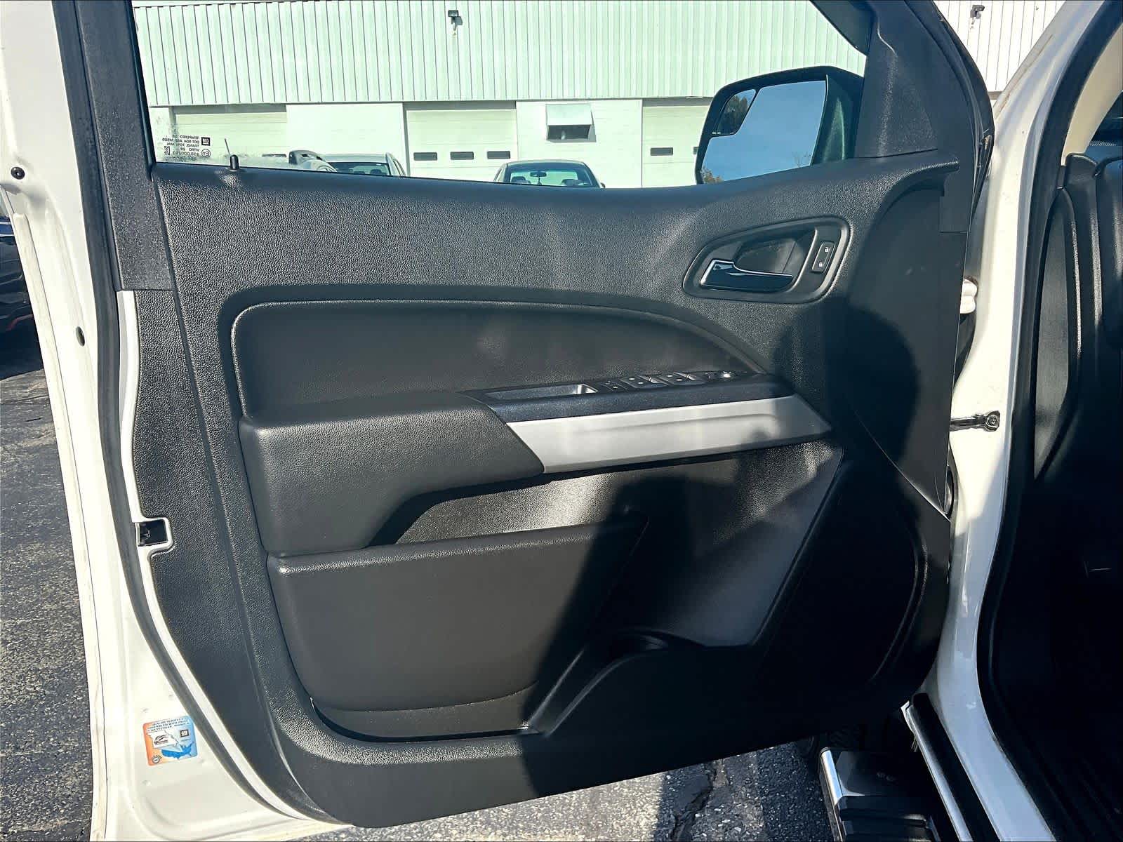 2021 Chevrolet Colorado 4WD LT - Photo 9