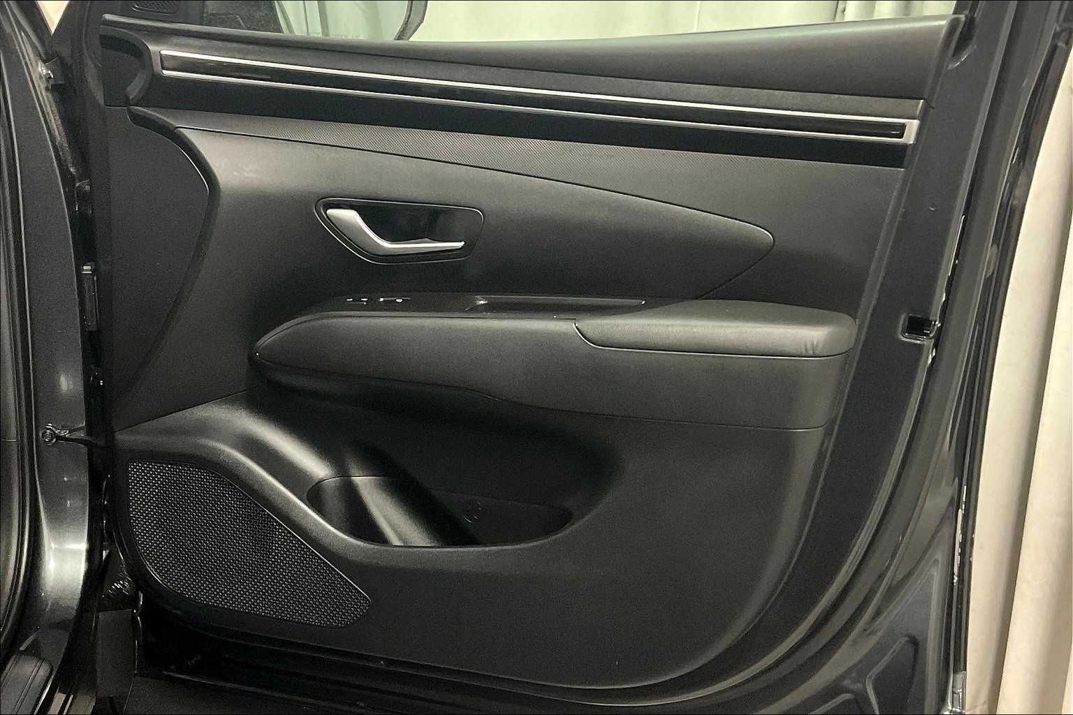 2022 Hyundai Tucson SE - Photo 12