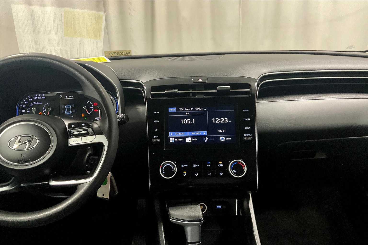 2022 Hyundai Tucson SE - Photo 18