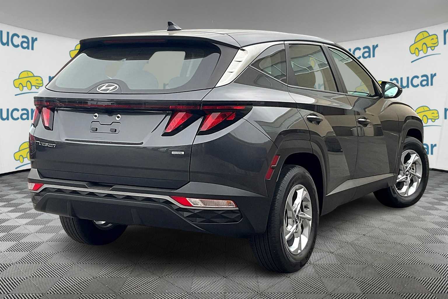 2022 Hyundai Tucson SE - Photo 6